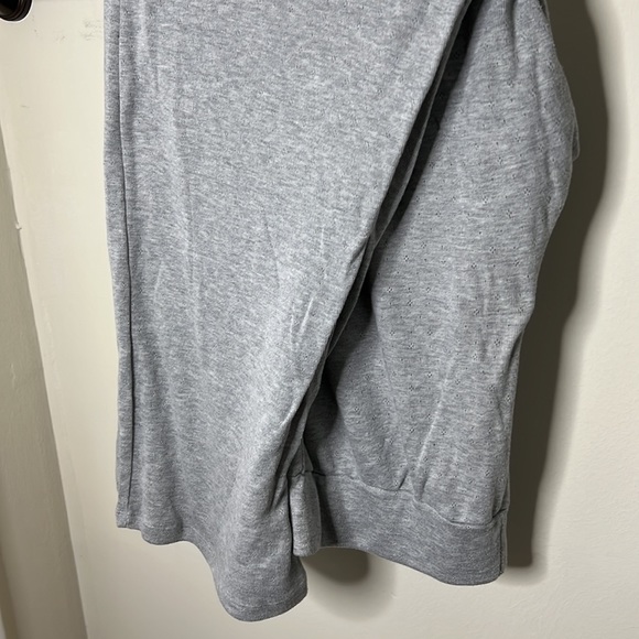 Cynthia Rowley 2 piece Pajamas/loungewear. Soft grey. XL - Picture 4 of 6